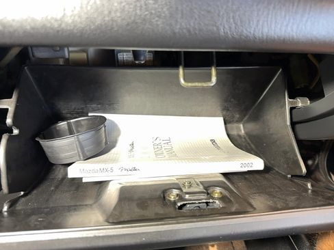 Used 2002 MAZDA MX-5 Miata image 64