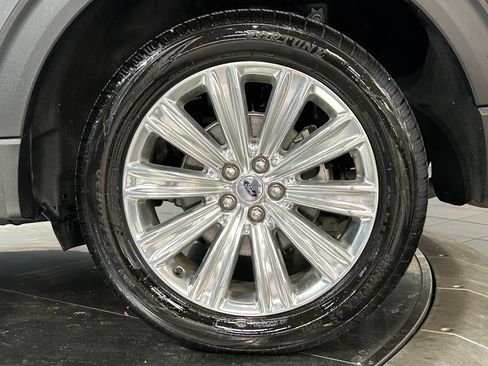 Used 2022 Ford Explorer Limited w/ Equipment Group 301A AWD/4WD image 29