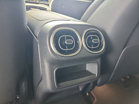Used 2026 Mercedes-Benz GLC 300 image 19