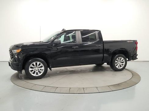 Used 2022 Chevrolet Silverado 1500 Custom w/ LPO, Dark Essentials Package image 4