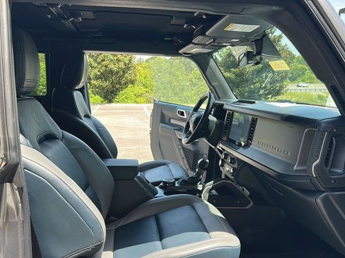 Certified 2023 Ford Bronco Outer Banks w/ Sasquatch Package AWD/4WD image 28