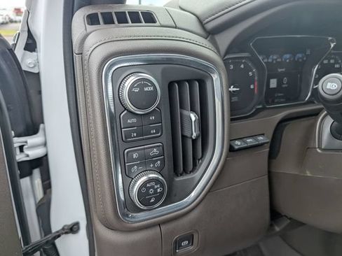 Used 2023 GMC Sierra 2500 Denali w/ Denali Ultimate Package AWD/4WD image 18