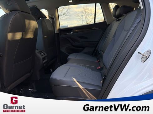 New 2026 Volkswagen Tiguan SE image 17