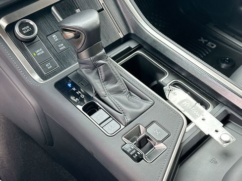 Used 2025 Lexus GX 550 w/ Cold Area Package AWD/4WD image 19