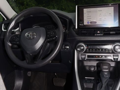 Used 2023 Toyota RAV4 XLE image 30