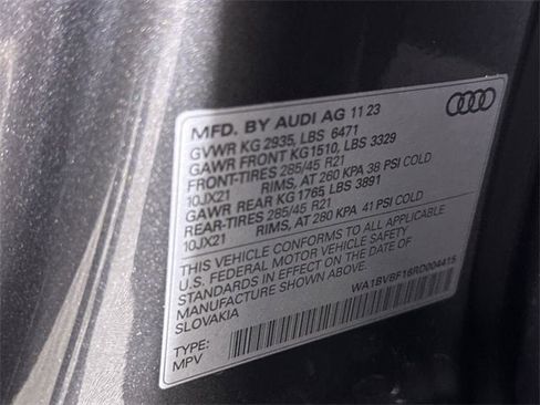 Used 2024 Audi Q8 Premium Plus image 35