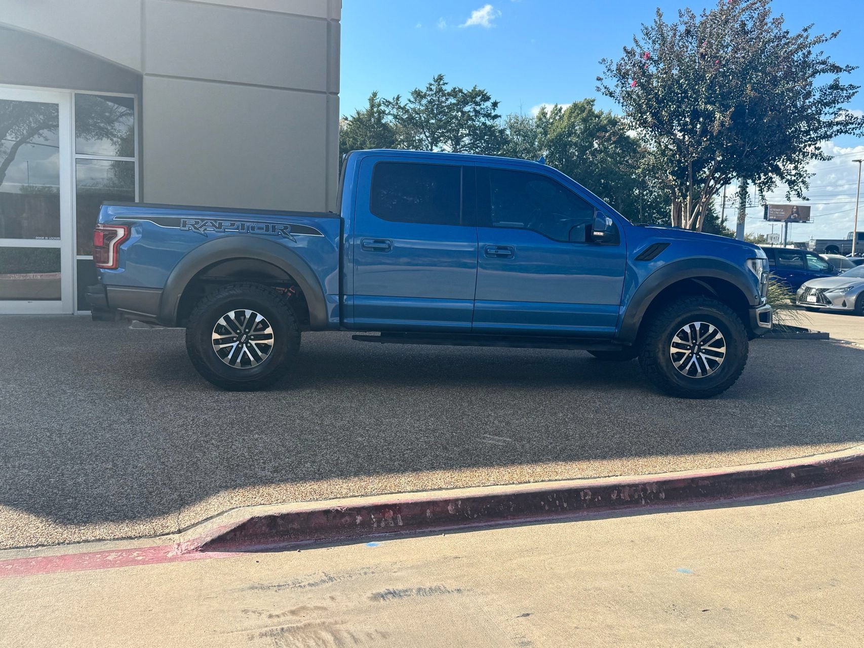Used 2020 Ford F150 Raptor w/ Equipment Group 802A Luxury AWD/4WD image 7