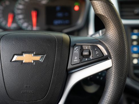 Used 2018 Chevrolet Sonic LT image 32