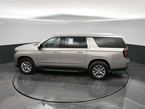 Used 2024 Chevrolet Suburban Premier image 27