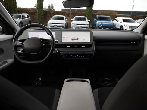 Used 2024 Hyundai Ioniq 5 SE image 14