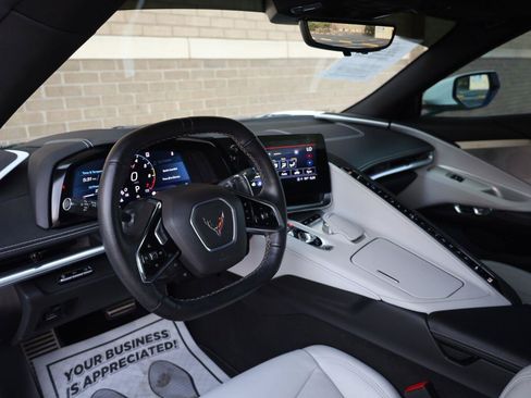 Used 2021 Chevrolet Corvette Stingray Preferred Cpe w/ Z51 Performance Package RWD image 20