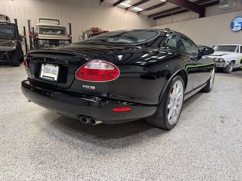 Used 2005 Jaguar XK8 Coupe RWD image 7