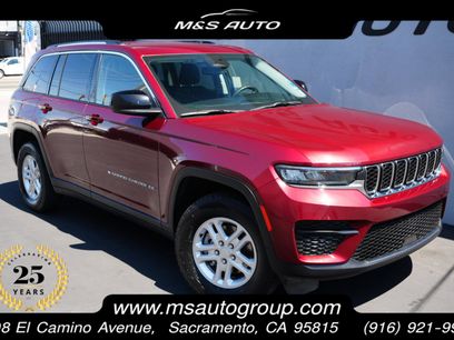 Used 2023 Jeep Grand Cherokee Laredo