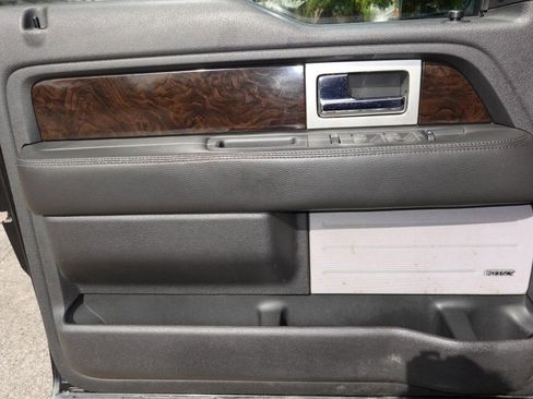 Used 2013 Ford F150 Platinum image 18