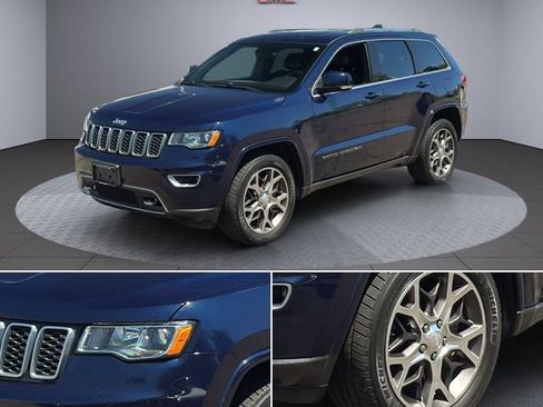 Used 2018 Jeep Grand Cherokee Limited AWD/4WD image 11