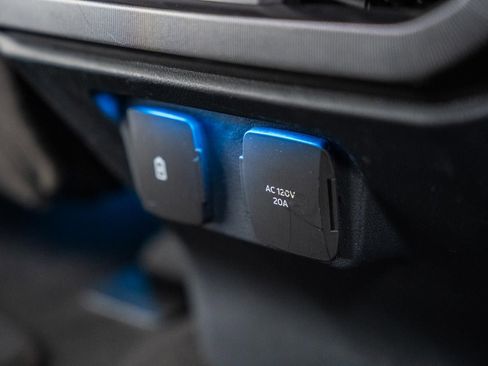 Certified 2022 Ford F150 Platinum w/ Equipment Group 701A High image 46