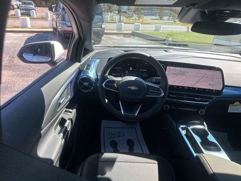 New 2026 Chevrolet Equinox EV LT image 27