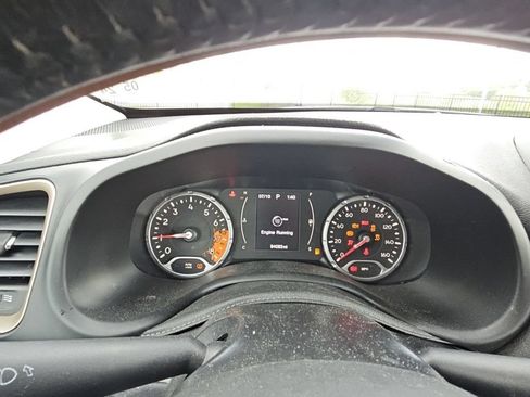 Used 2016 Jeep Renegade 75th Anniversary FWD image 27