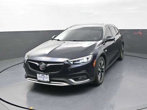 Used 2019 Buick Regal Preferred w/ Sights and Sounds Package AWD/4WD image 4