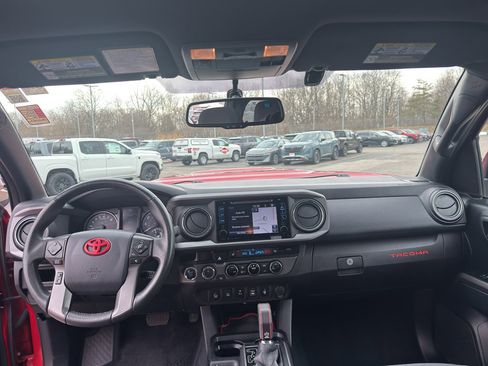 Used 2017 Toyota Tacoma TRD Sport w/ Premium & Technology Package image 28