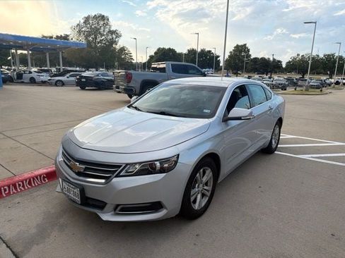 Used 2018 Chevrolet Impala LT FWD image 2