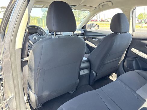 Used 2025 Nissan Sentra SV image 14