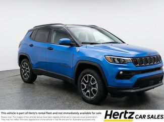 Used 2025 Jeep Compass Trailhawk video 1