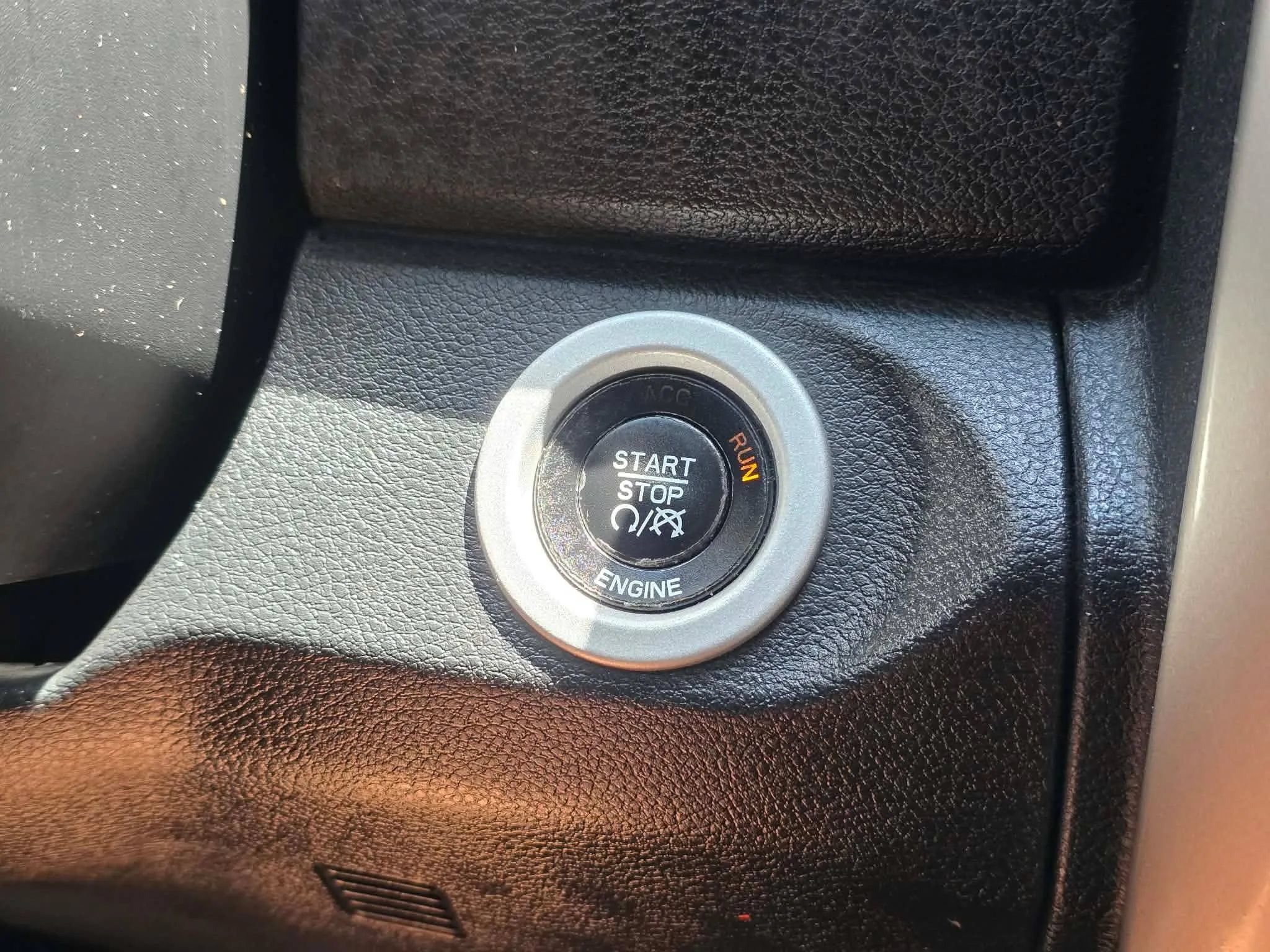 Used 2016 RAM 1500 Laramie w/ Convenience Group AWD/4WD image 30