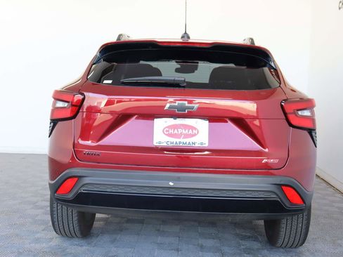 Used 2024 Chevrolet Trax RS w/ Sunroof Package FWD image 6