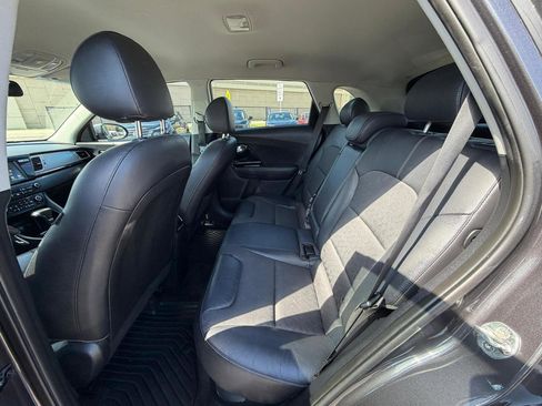Used 2018 Kia Niro EX w/ EX Touring Graphite Edition FWD image 12