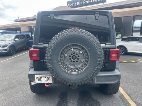 Used 2018 Jeep Wrangler Unlimited Rubicon w/ LED Lighting Group AWD/4WD image 4