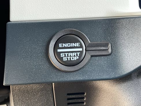 Used 2025 Ford Bronco Heritage Edition AWD/4WD image 28