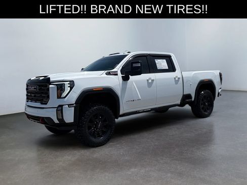 Used 2024 GMC Sierra 2500 AT4 w/ Technology Package AWD/4WD image 7