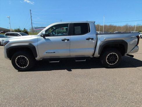 Certified 2024 Toyota Tacoma TRD Off-Road w/ TRD Off Road Upgrade Package AWD/4WD image 3