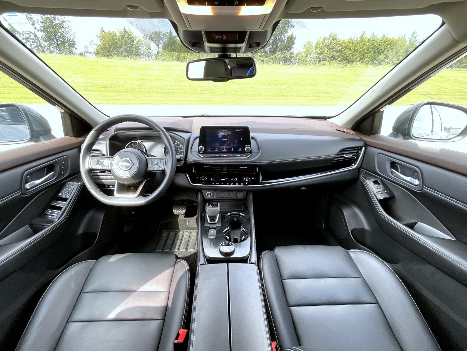 Used 2023 Nissan Rogue SL AWD/4WD image 16