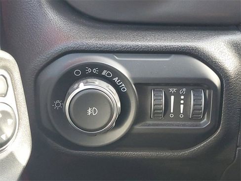 Used 2018 Jeep Wrangler Unlimited Sport S image 19