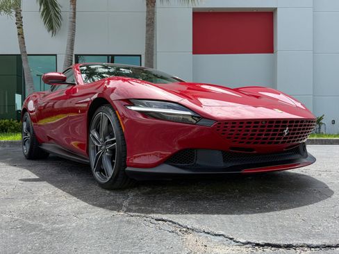 Used 2021 Ferrari Roma RWD image 6