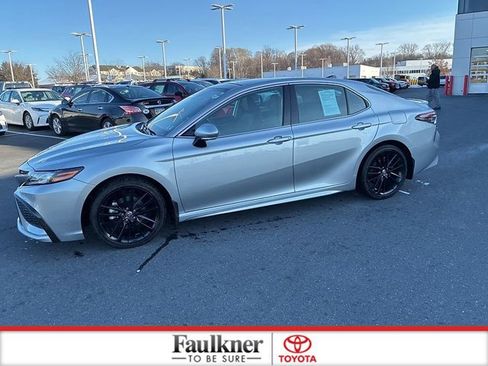 Used 2022 Toyota Camry XSE w/ Navigation Package image 16