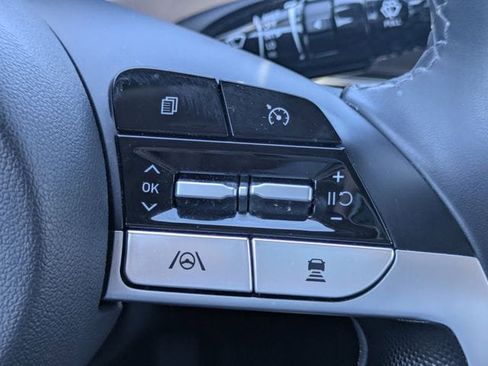 Used 2023 Hyundai Elantra Limited FWD image 26