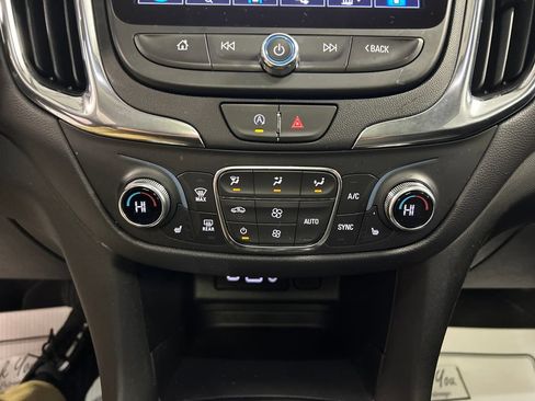 Used 2022 Chevrolet Equinox LT FWD image 19
