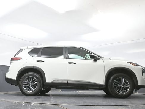 Used 2024 Nissan Rogue S FWD image 48