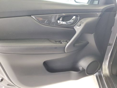 Used 2019 Nissan Rogue SV FWD image 20
