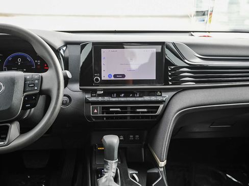 Used 2026 Toyota Camry LE w/ Convenience Package FWD image 13
