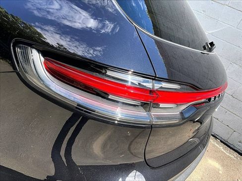 Certified 2026 Porsche Macan AWD/4WD image 31