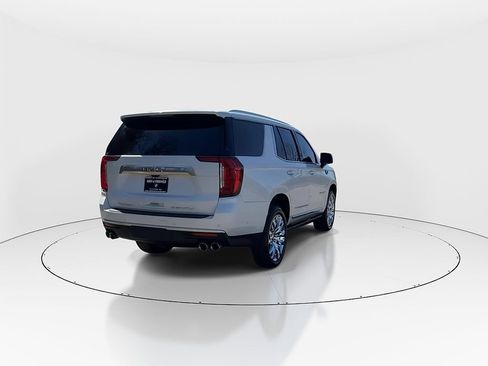 Used 2024 GMC Yukon Denali w/ Advanced Technology Package AWD/4WD image 3