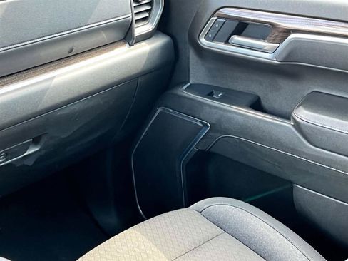 Used 2025 Chevrolet Silverado 1500 LT RWD image 19