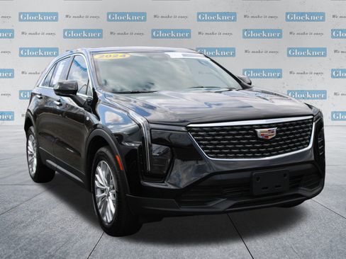 Used 2024 Cadillac XT4 Luxury image 3