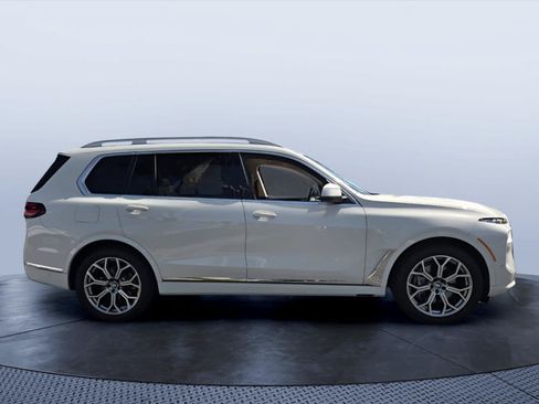 Used 2023 BMW X7 xDrive40i w/ Premium Package AWD/4WD image 7
