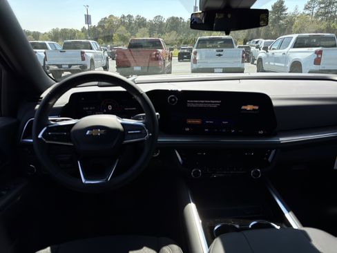 New 2026 Chevrolet Suburban LS image 23