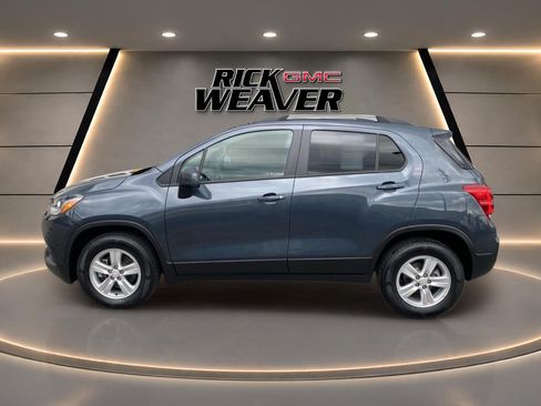 Certified 2022 Chevrolet Trax LT w/ Driver Confidence Package AWD/4WD image 3